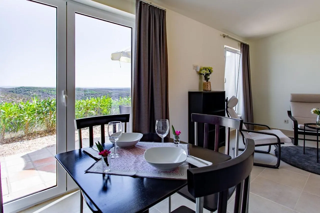 Corte Velada Guest House By Lovelystay Lagos 0*,